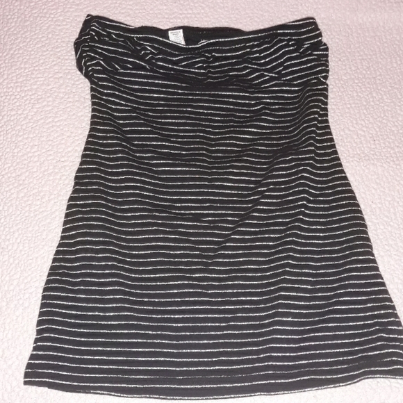 Strapless top with sparkly stripes - Picture 2 of 3